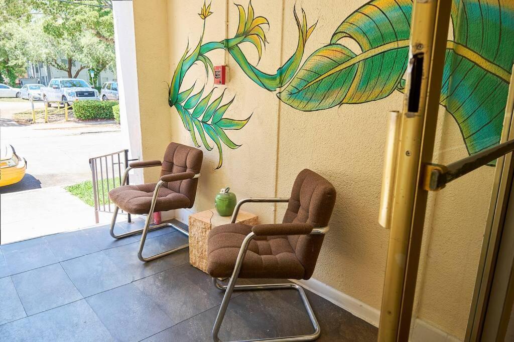 Migue'S Tiny Miami Alcove Apartment Bagian luar foto